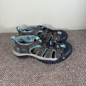KEEN Women's Newport H2 closed toe hiking sandals in brown Sz 7 Water Gorpcore